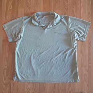 Columbia men's short-sleeved, collared t-shirt in Light Green, size XL / TG